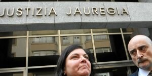 La presidenta de la asociación vasca de la familia acudió a los juzgados para denunciar la "injusticia" que está viviendo.
