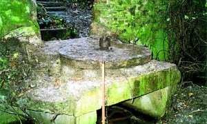 Antiguo molino de Azitain que se encuentra en la rotonda. ::
ARCHIVO  MUNICIPAL DE EIBAR