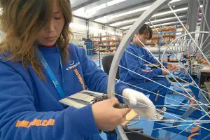 La empresa Orbea fabrica bicicletas en su planta del polígono de Kunshan. ::                         ZIGOR ALDAMA