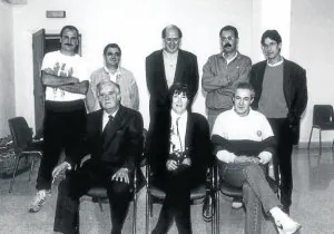Alcaldes que participaron en la puesta en marcha del polideportivo hace 30 años.::
AITOR BUENDIA