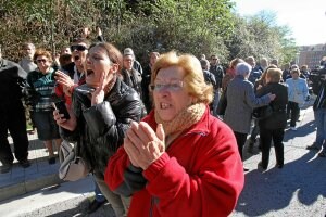 Vecinos protestando por el desalojo en Galdakao, hace un mes. ::
J. A.