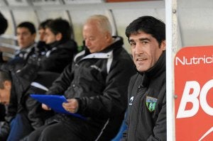 José Luis Ribera debutó en el banquillo del River como primer entrenador. ::
FÉLIX MORQUECHO