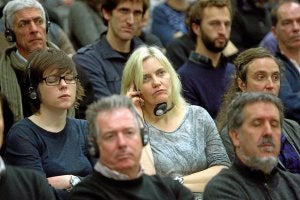 Varios expertos siguen las improvisaciones. ::
ARIZMENDI