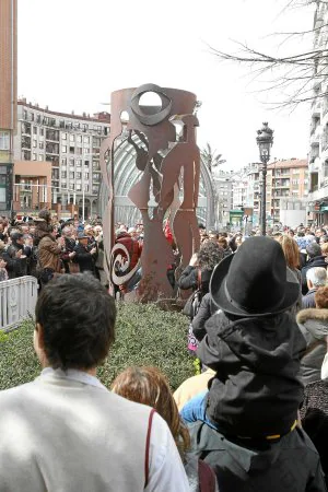 Escultura de Andoni Flores. ::
J. A.