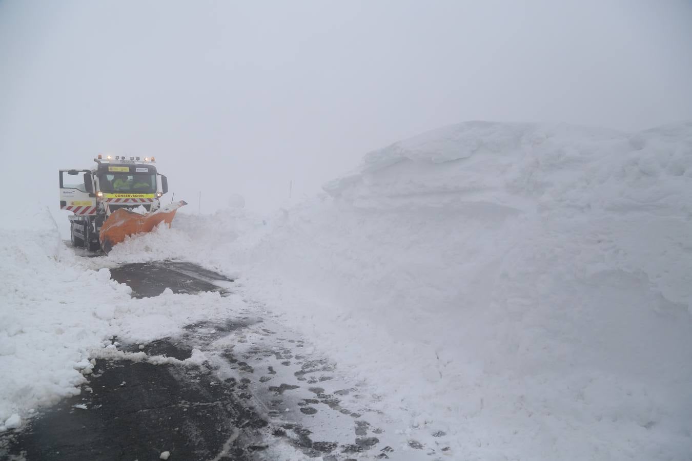 Cuatro metros de nieve en el Escudo