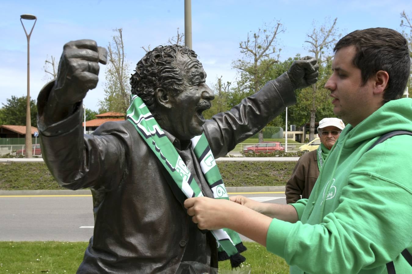 Emotivo recuerdo a Manolo Preciado en Gijón