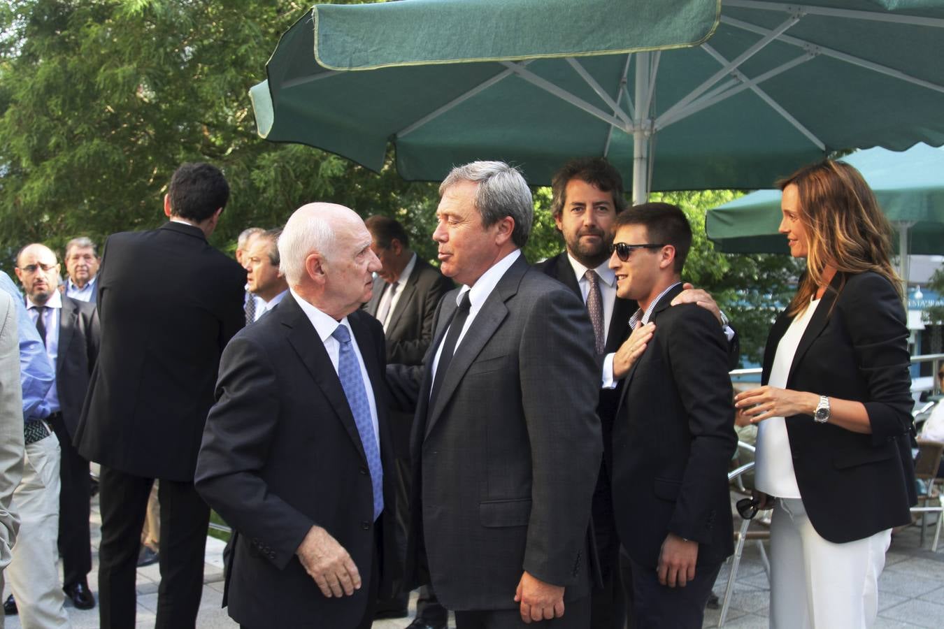Multitudinario adiós a Armando Álvarez