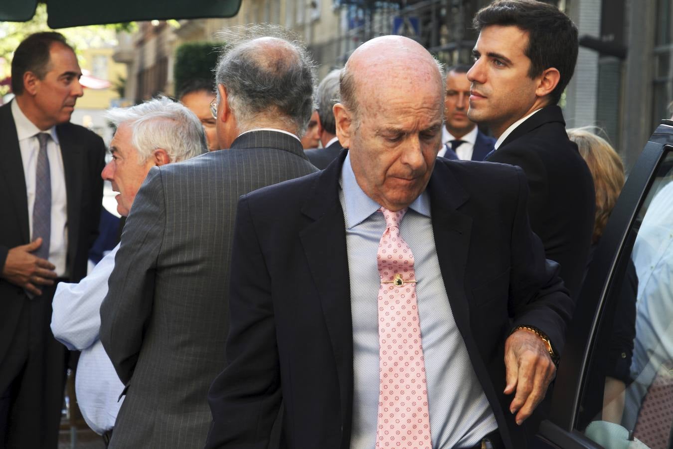 Multitudinario adiós a Armando Álvarez