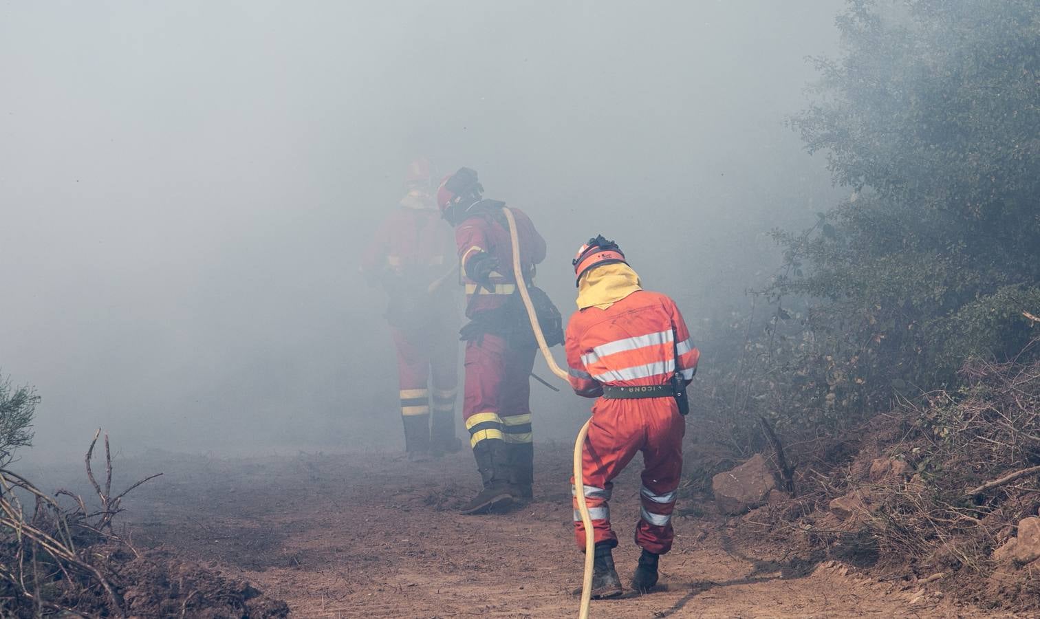 Segunda jornada de lucha contra el fuego