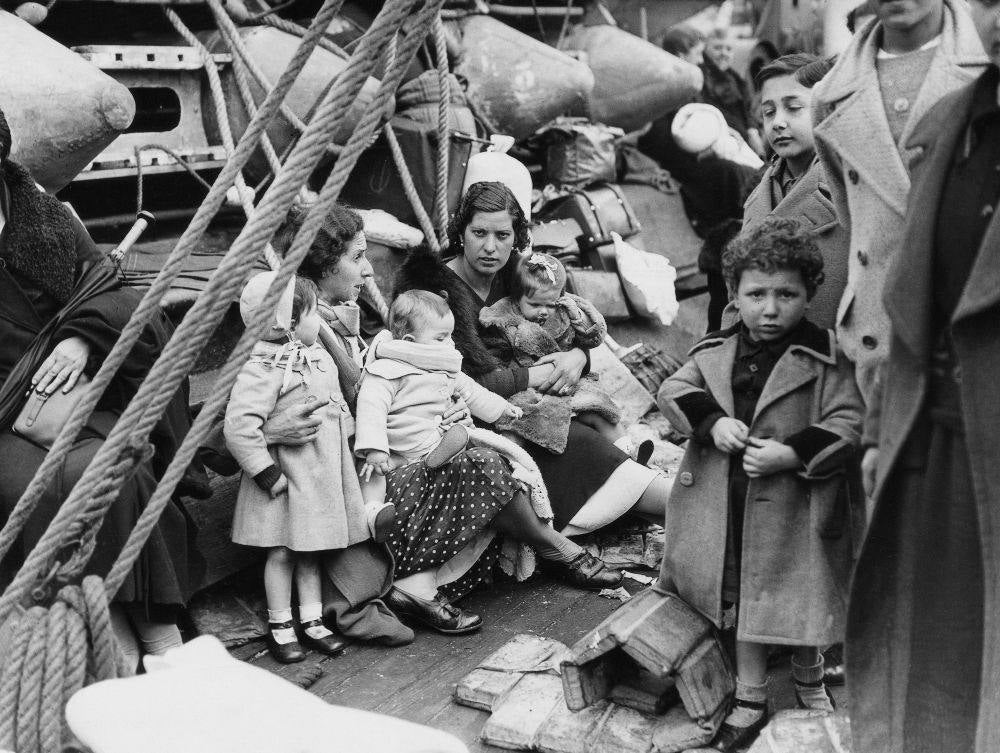 Familias españolas llegan a Francia a bordo del barco 'Chateau Margaux'.