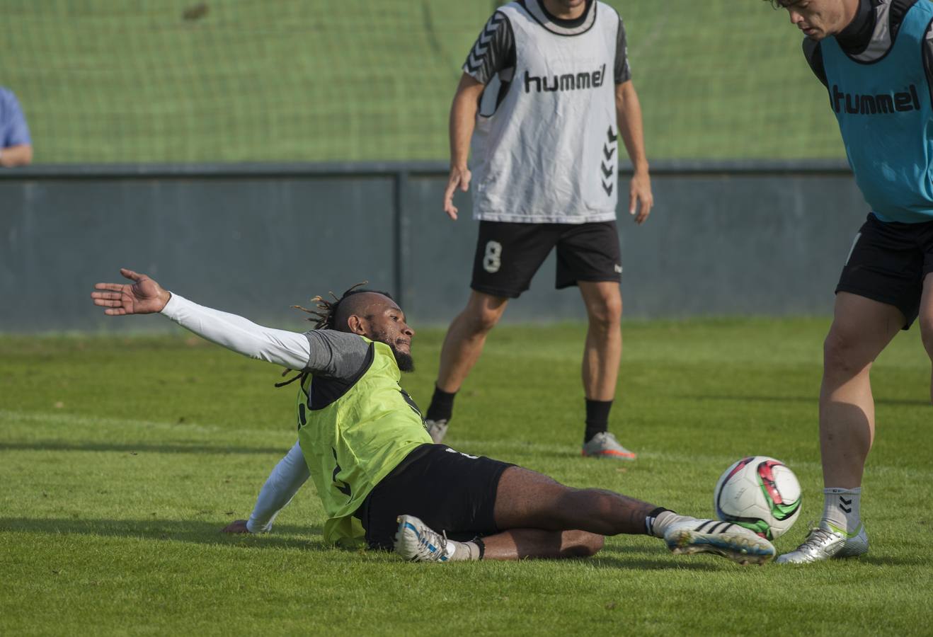 Tchité ya entrena con el Racing