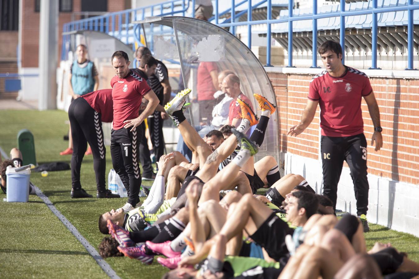 Al Racing le sienta bien la hierba artificial
