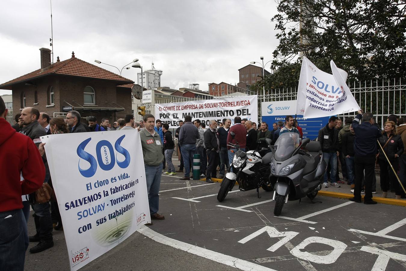 Concentración de trabajadores en Solvay