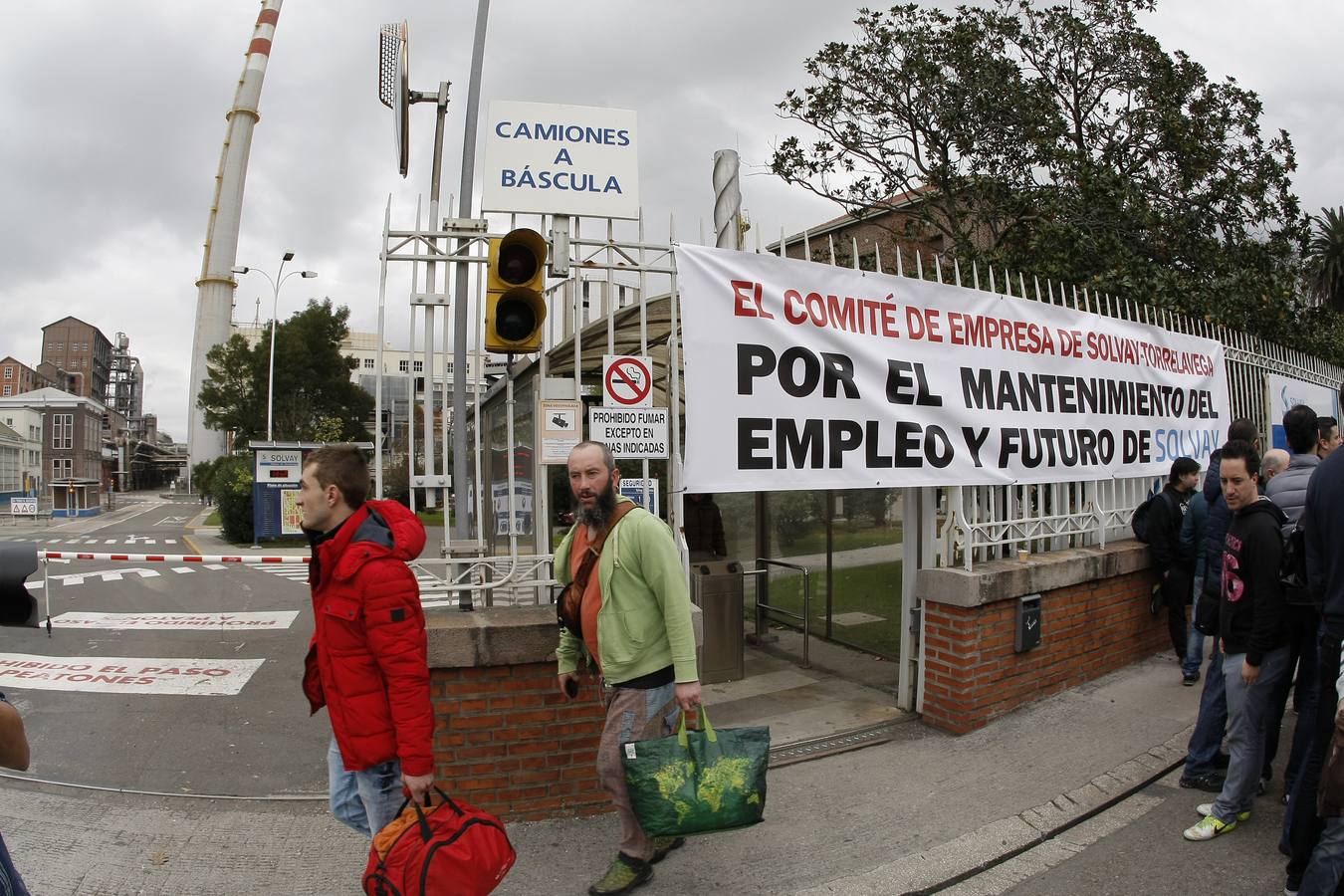 Concentración de trabajadores en Solvay