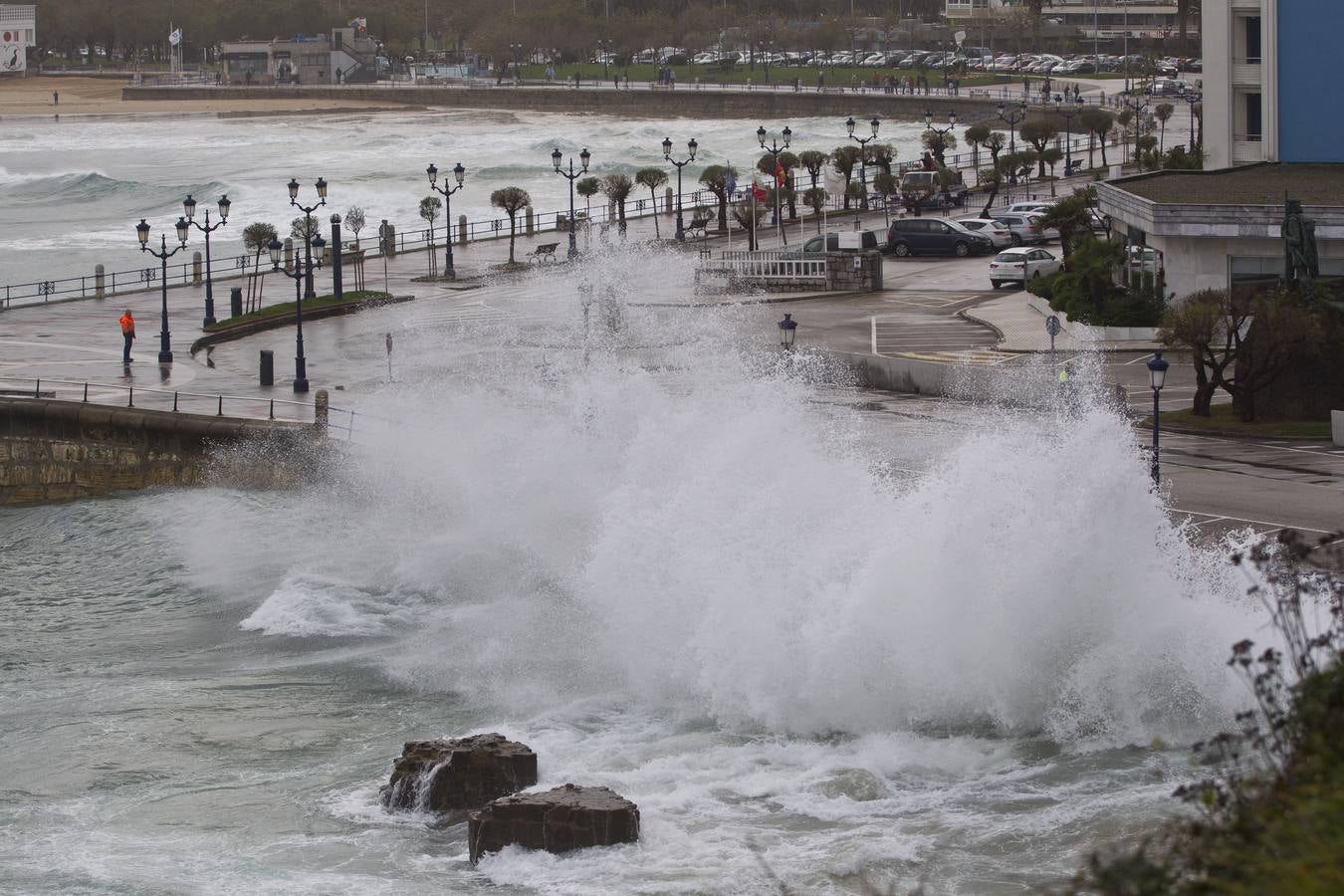 Cantabria, en alerta naranja por el fuerte oleaje
