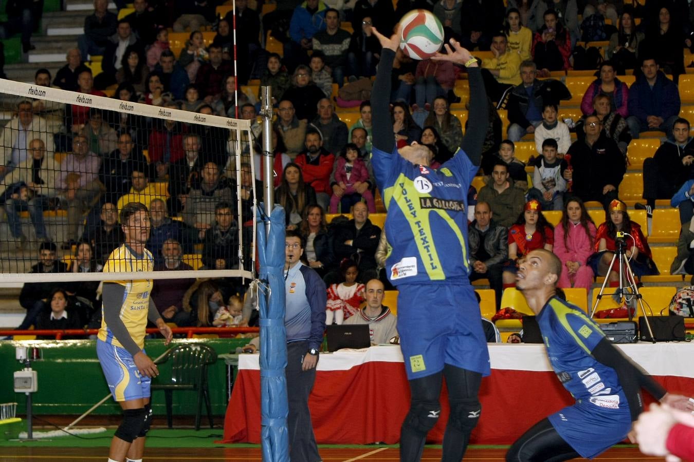 Textil Santanderina 3 - 2 Vecindarios de Gran Canaria