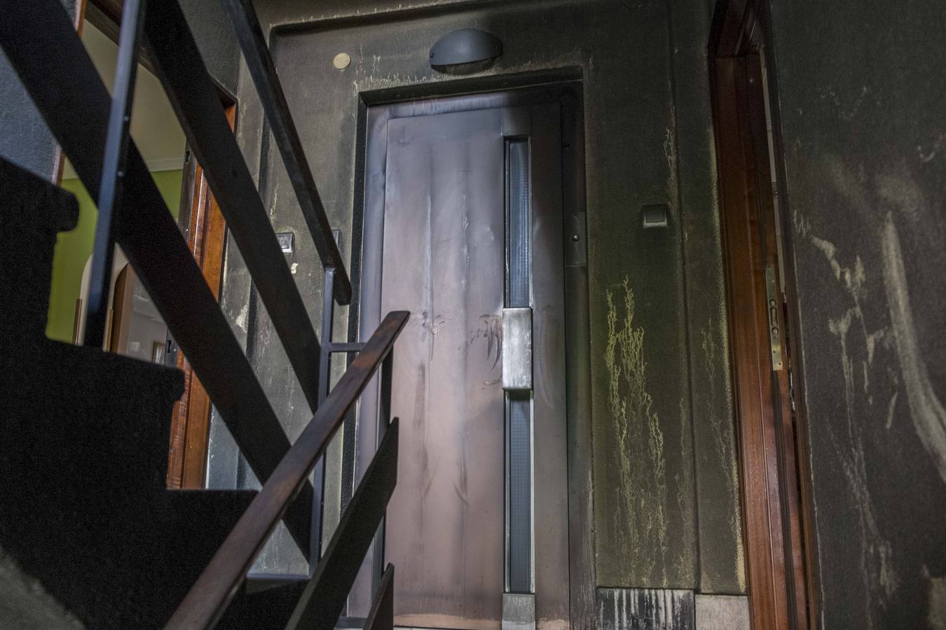 Un incendio desata el pánico en un edificio de Camilo Alonso Vega