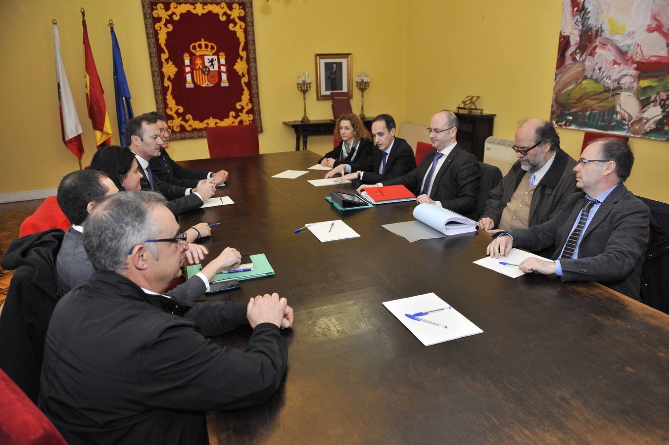 Reunión para suprimir los pasos a nivel en Casar de Periedo