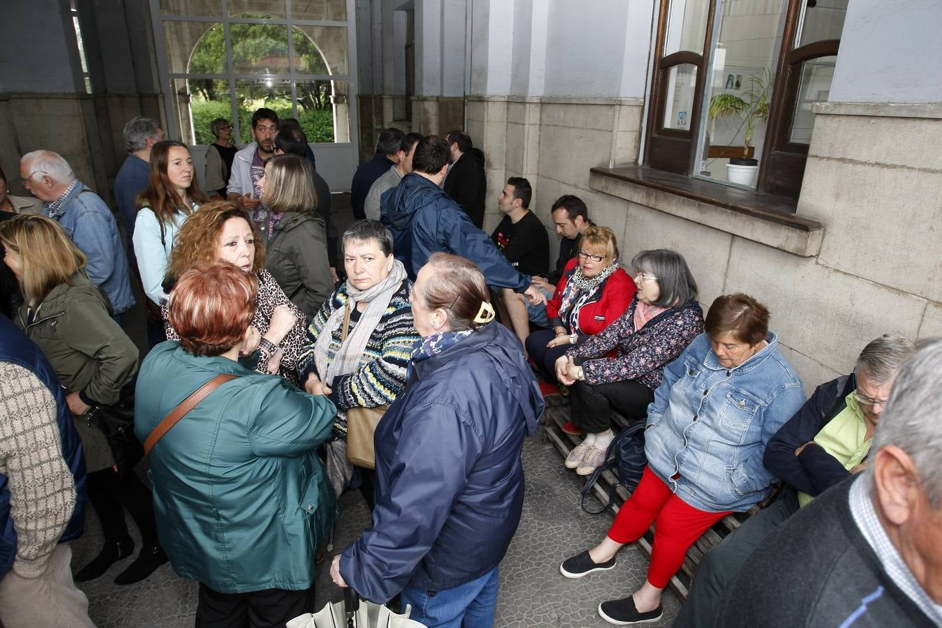 Concentración y asamblea de Sniace