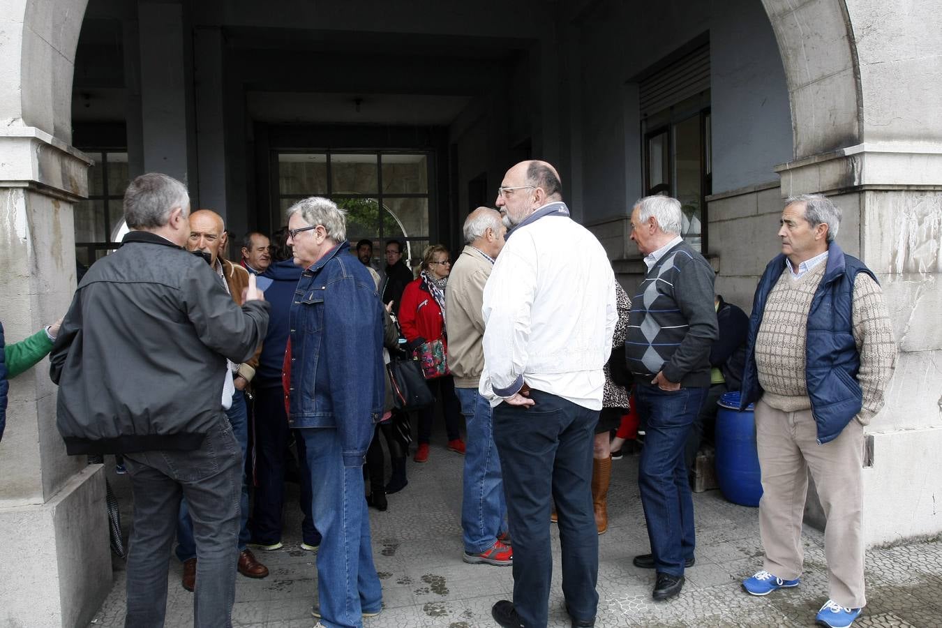 Concentración y asamblea de Sniace