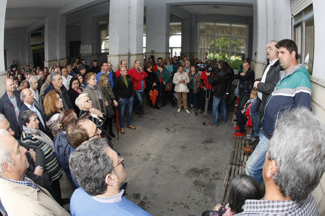 Concentración y asamblea de Sniace