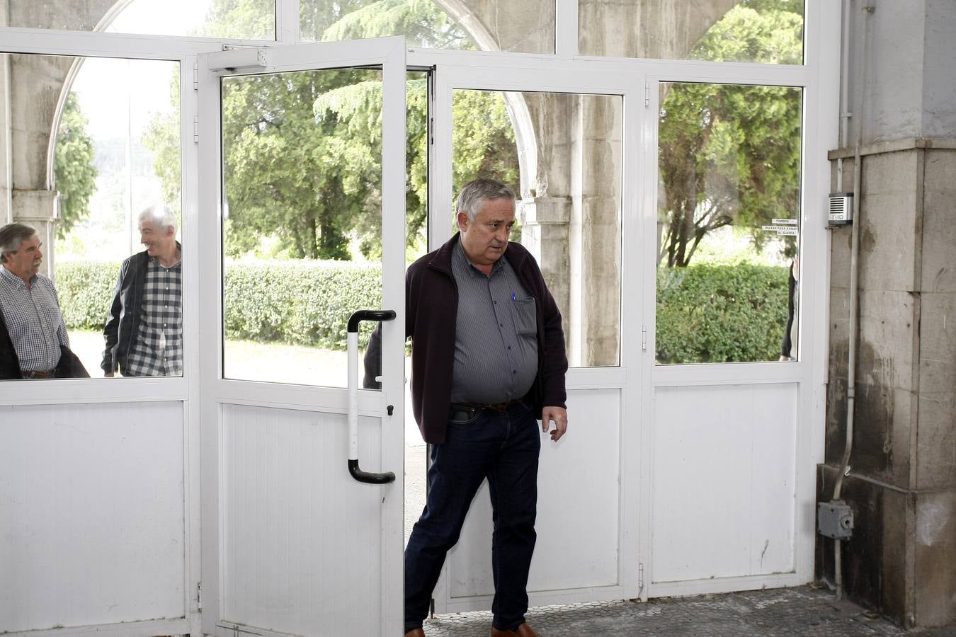 Sniace da marcha atrás en la reversión de los despidos