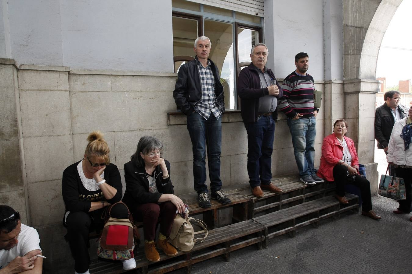 Sniace da marcha atrás en la reversión de los despidos