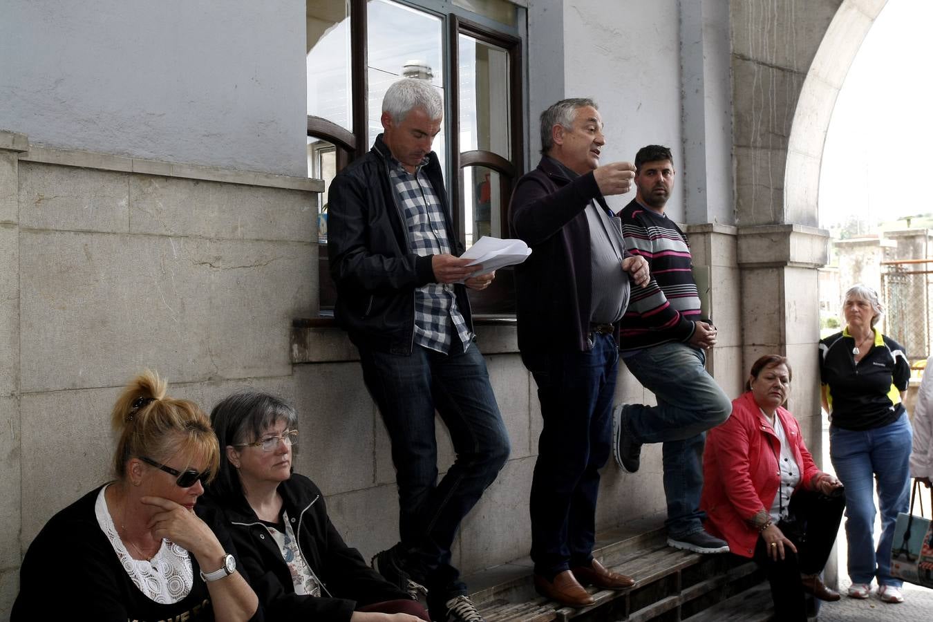 Sniace da marcha atrás en la reversión de los despidos