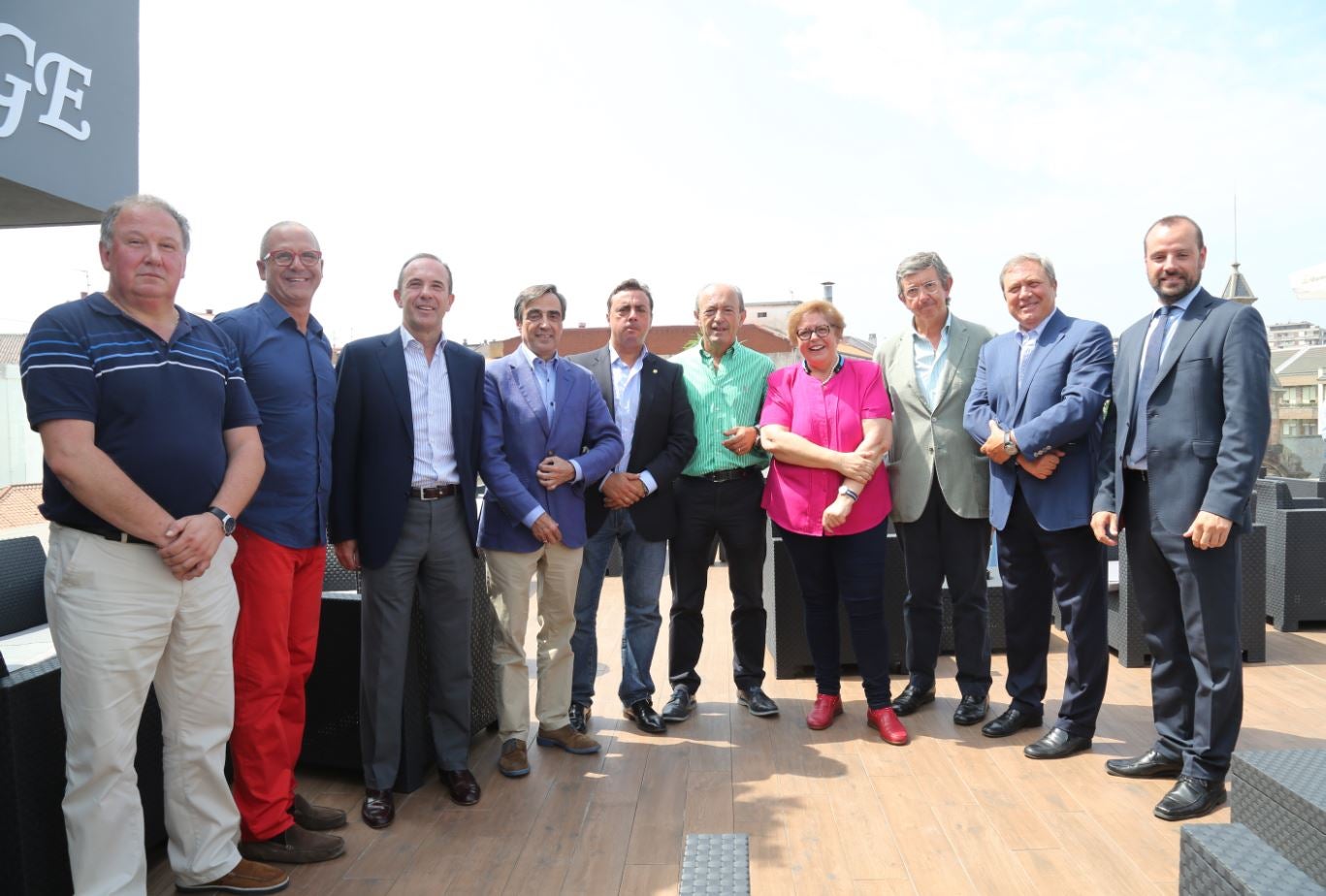 José Manuel García Lahidalga, Pedro López, Gonzalo Gómez, Ildefonso Calderón, Eduardo Vega, Francisco Javier López Marcano, Nieves Bolado, Luis Revenga, José Ramón Álvarez y Avelino Ordóñez.
