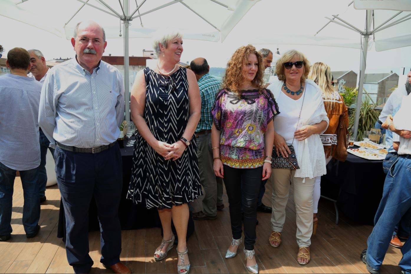 Arturo Roiz, Blanca Rosa Gómez Morante, Ana Pila y Consuelo Blanco.