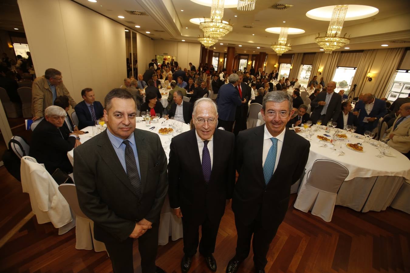 Íñigo Noriega, Manuel Pizarro y Luis Revenga, en el Hotel Bahía de Santander, escenario del Foro Económico