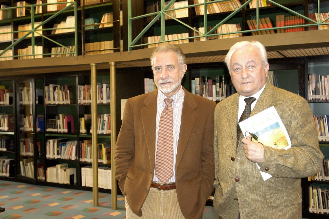 2002. Con José María Merino, en la Fundación Botín.