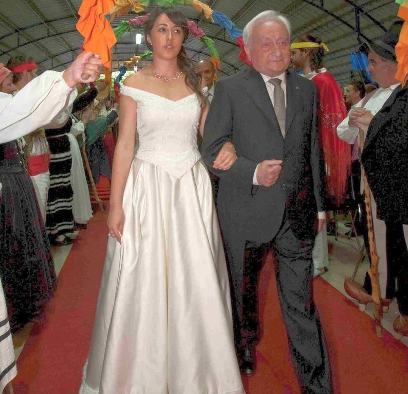 2011. Carlos Galán leyó el pregón del Día de Cantabria, en Cabezón de la Sal.