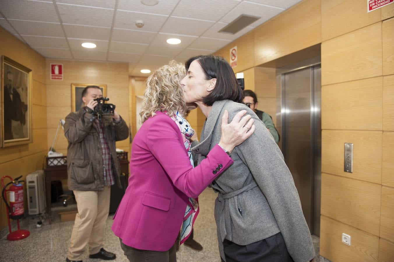 Primer encuentro entre Gema Igual y Díaz Tezanos