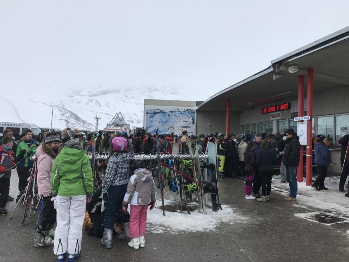 Buen ambiente en la estación de esquí de Alto Campoo