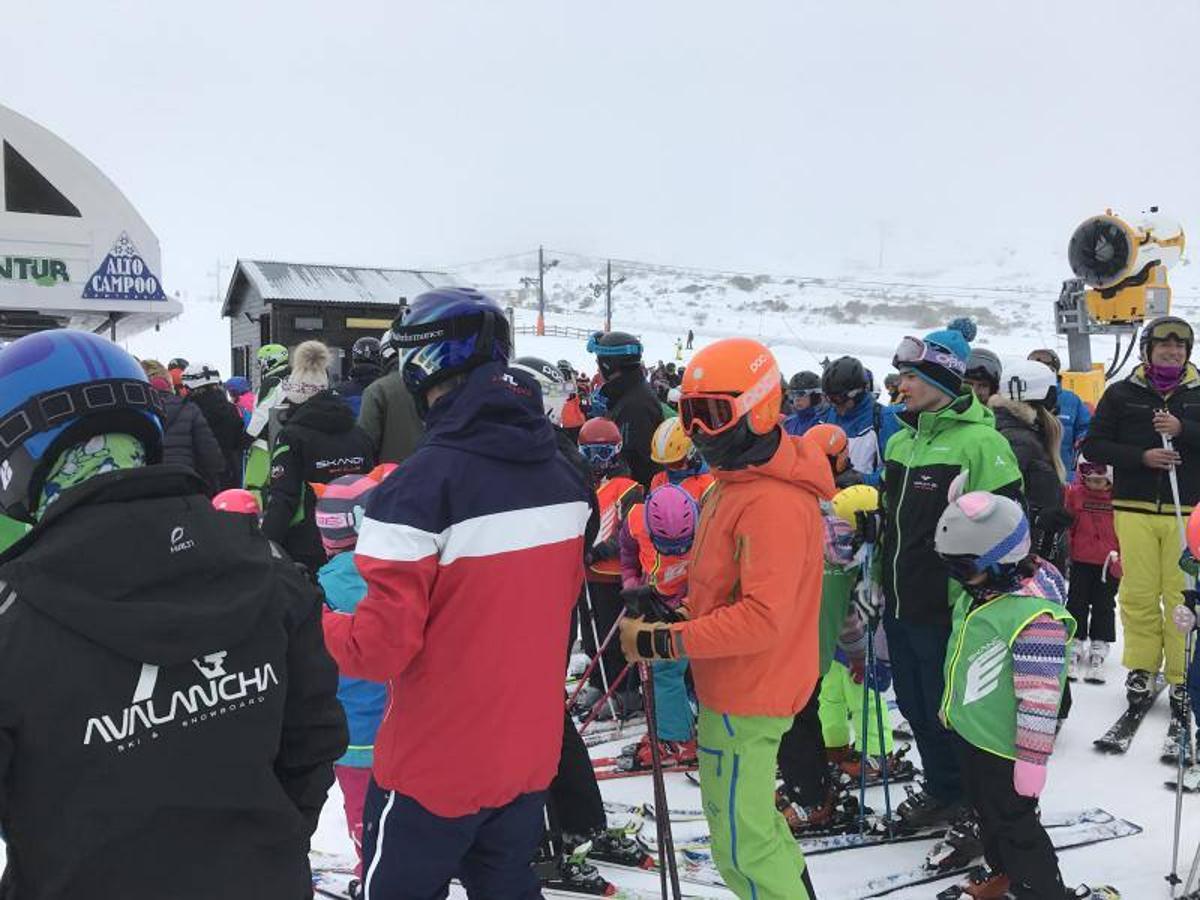 Buen ambiente en la estación de esquí de Alto Campoo