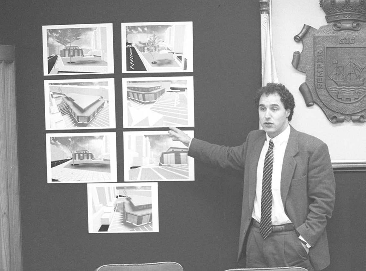 En el 98, Diego presentaba el proyecto de remodelación del mercado municipal de Astillero y su entorno.