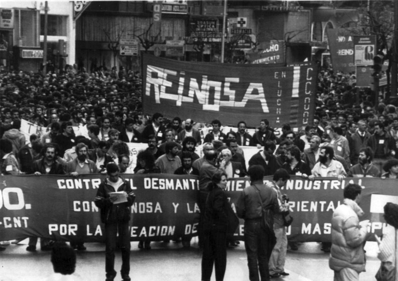 Multitudinaria manifestación celebrada en Santander, en solidaridad con Reinosa.