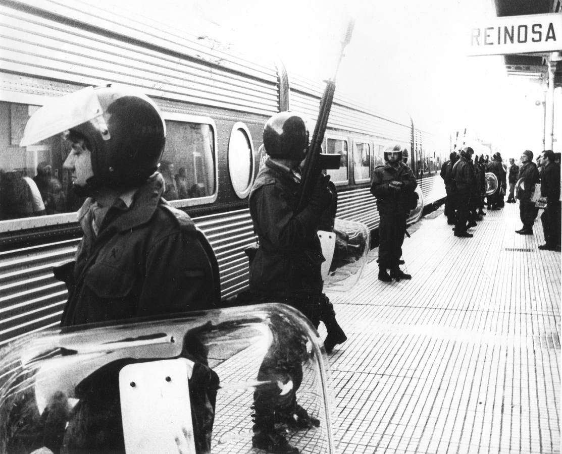 La estación de ferrocarril, tomada por la Guardia Civil.