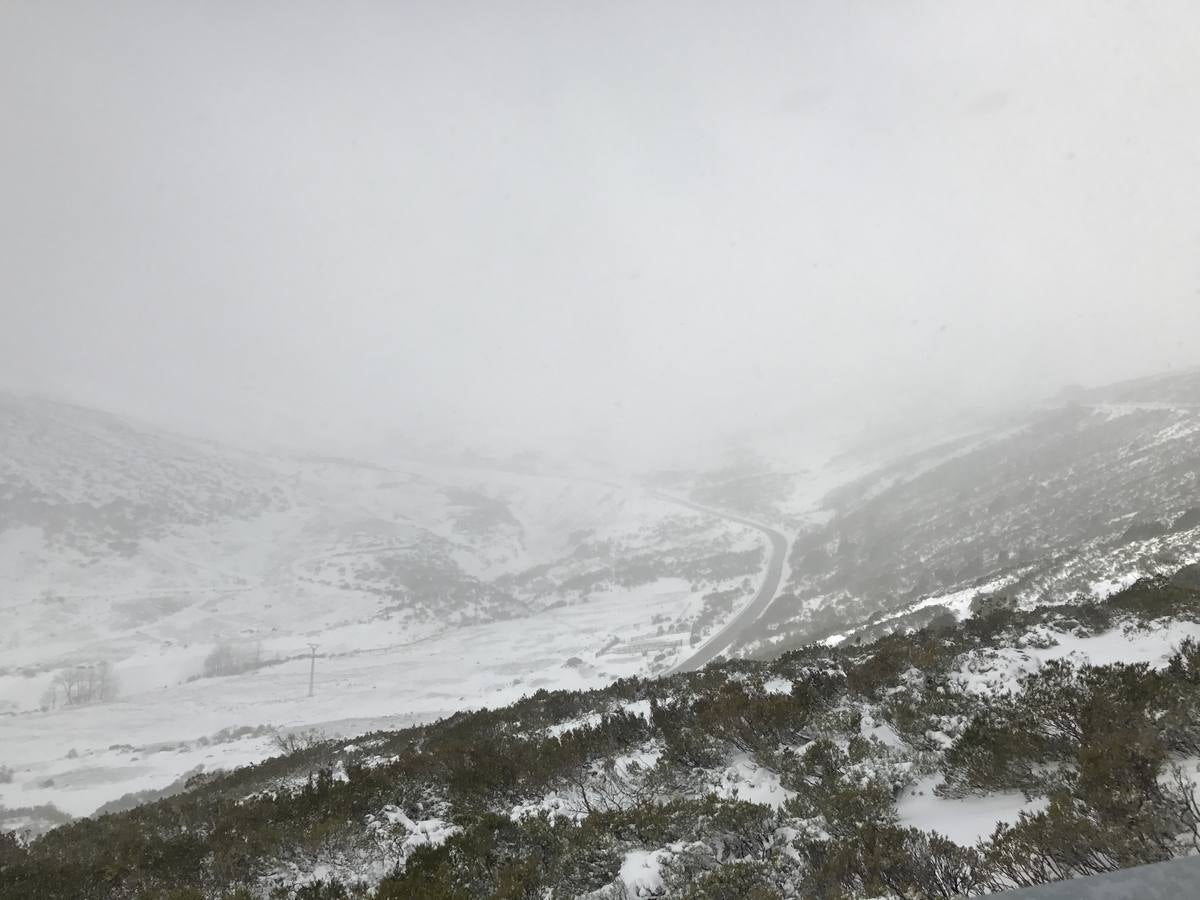 Máquinas quitanieves, esta mañana en Brañavieja