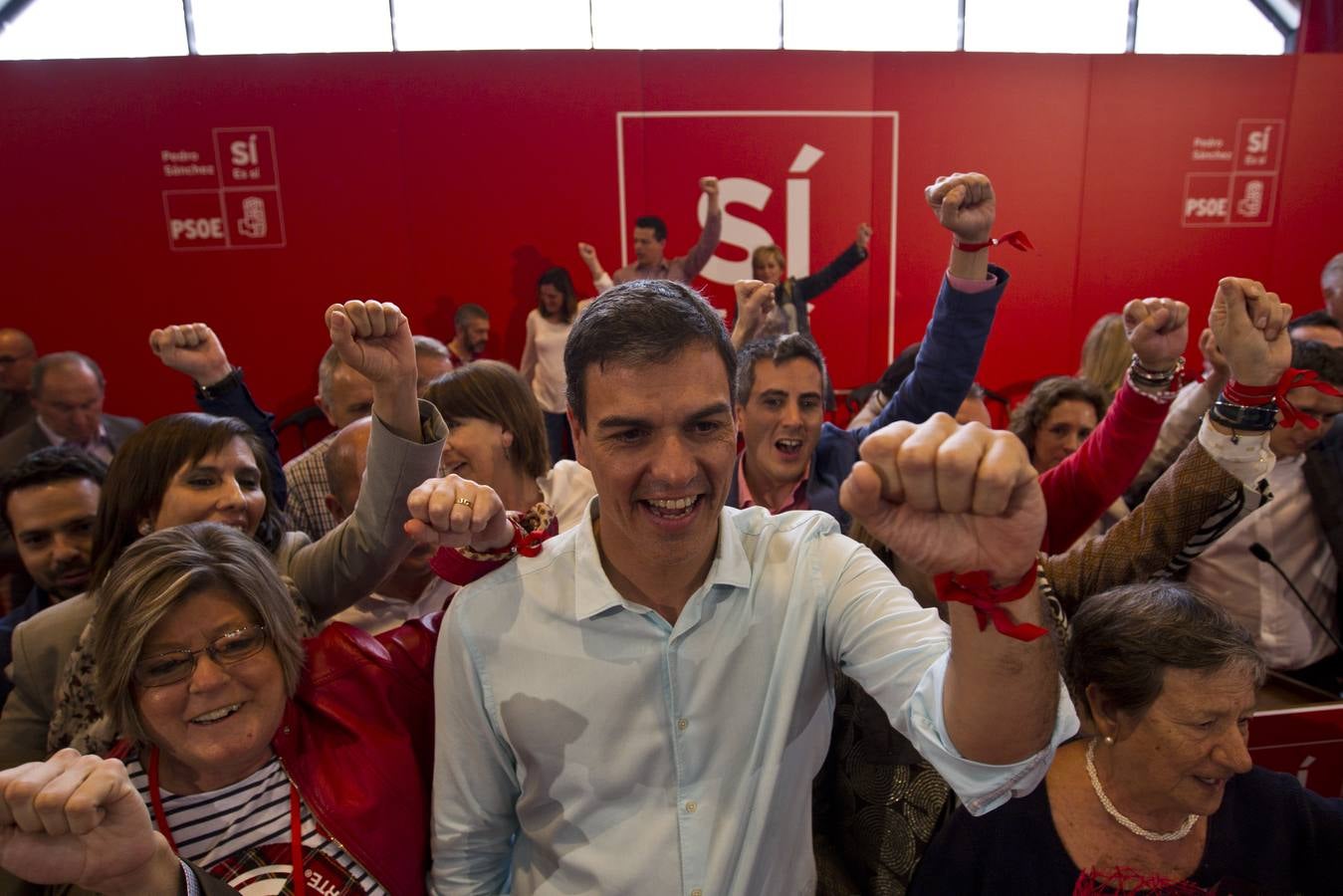 Mitin del PSOE con Pedro Sánchez, en el Paraninfo de la UC