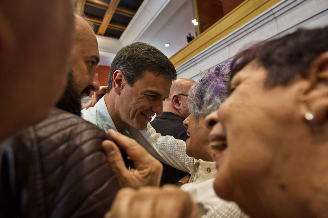 Mitin del PSOE con Pedro Sánchez, en el Paraninfo de la UC