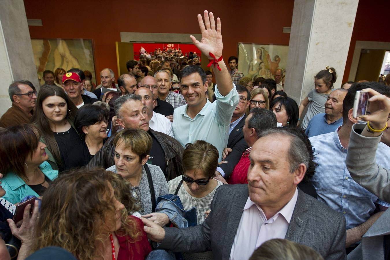 Mitin del PSOE con Pedro Sánchez, en el Paraninfo de la UC
