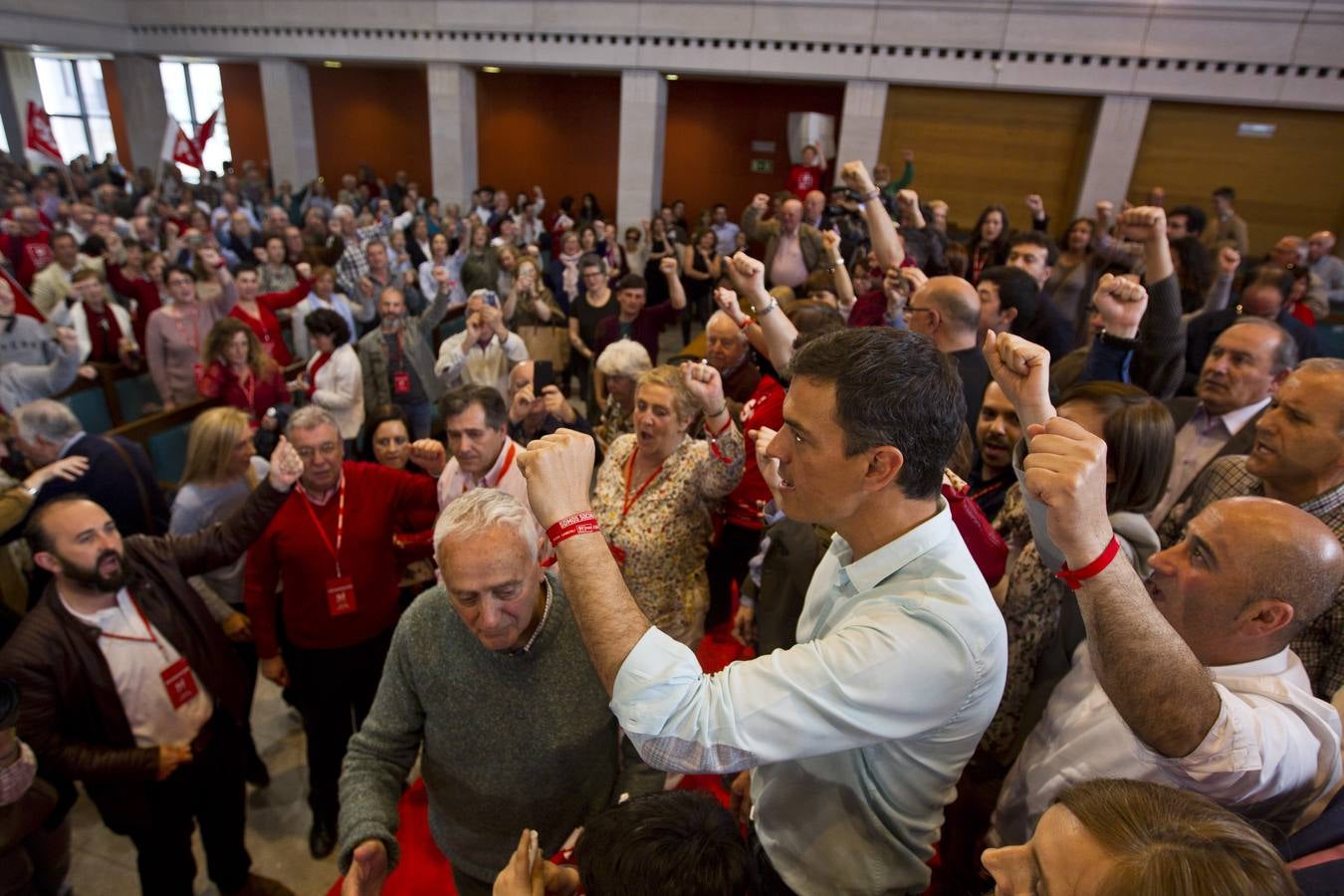 Mitin del PSOE con Pedro Sánchez, en el Paraninfo de la UC