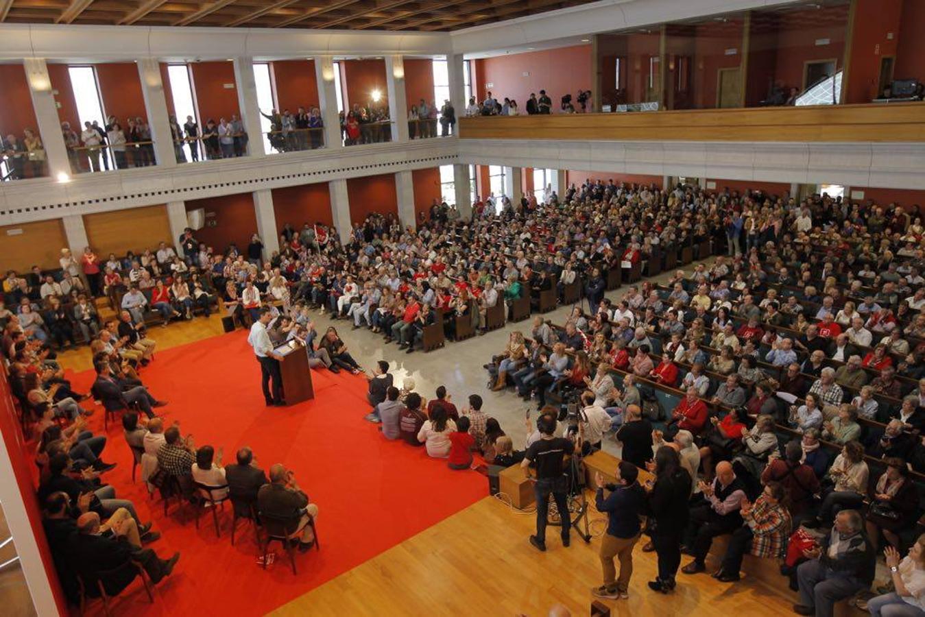 Mitin del PSOE con Pedro Sánchez, en el Paraninfo de la UC