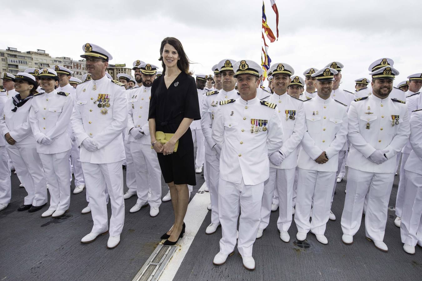 Entrega de la bandera de guerra al buque de la armada «Castilla», a cargo de Ruth Beitia