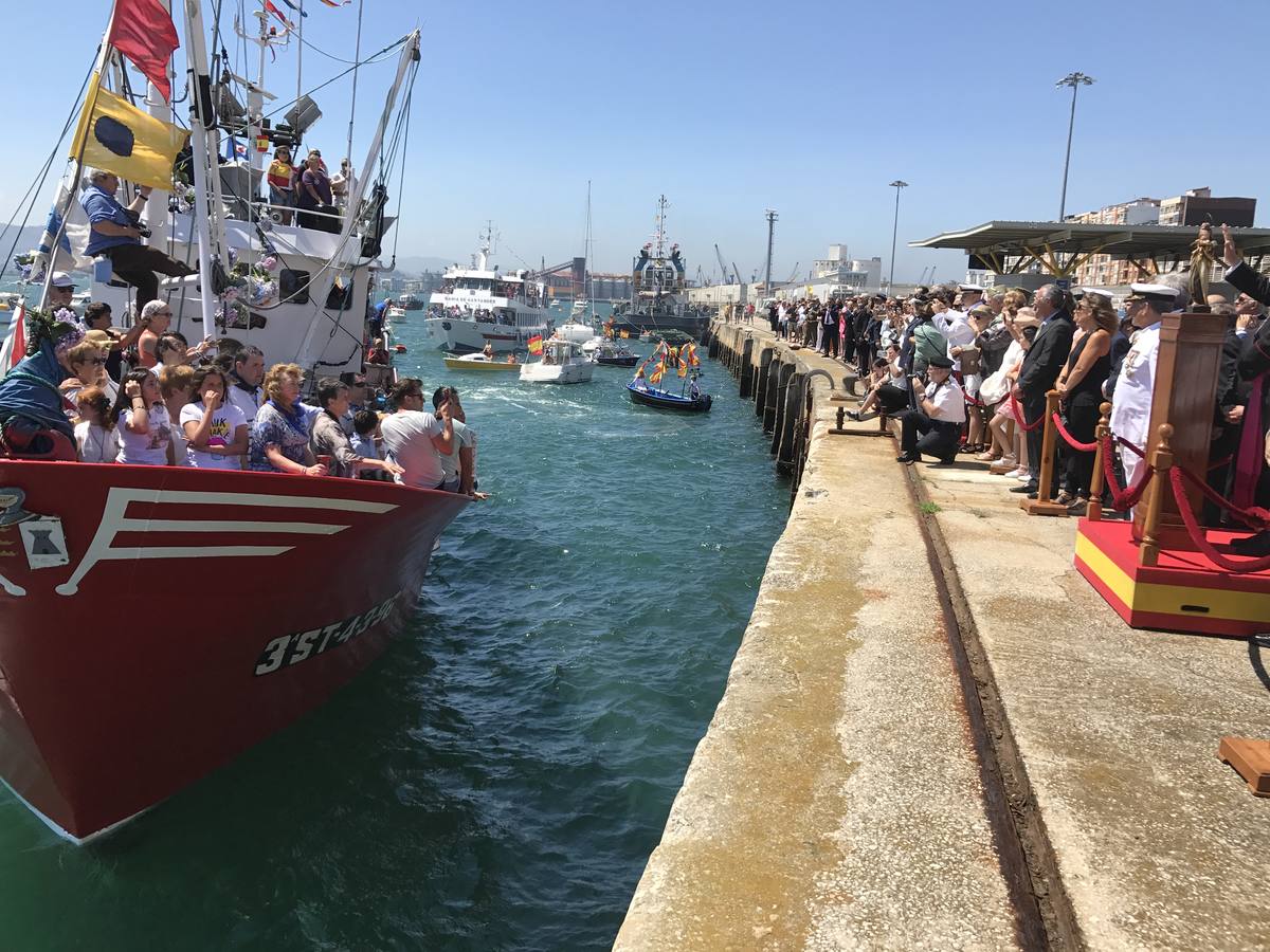 Los vecinos del Barrio Pesquero celebran las fiestas del Carmen