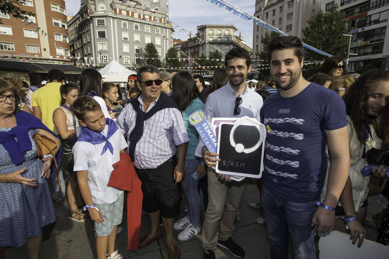 La apertura de las casetas, el chupinazo y el desfile forman parte de las fiestas de la Semana Grande de Santander