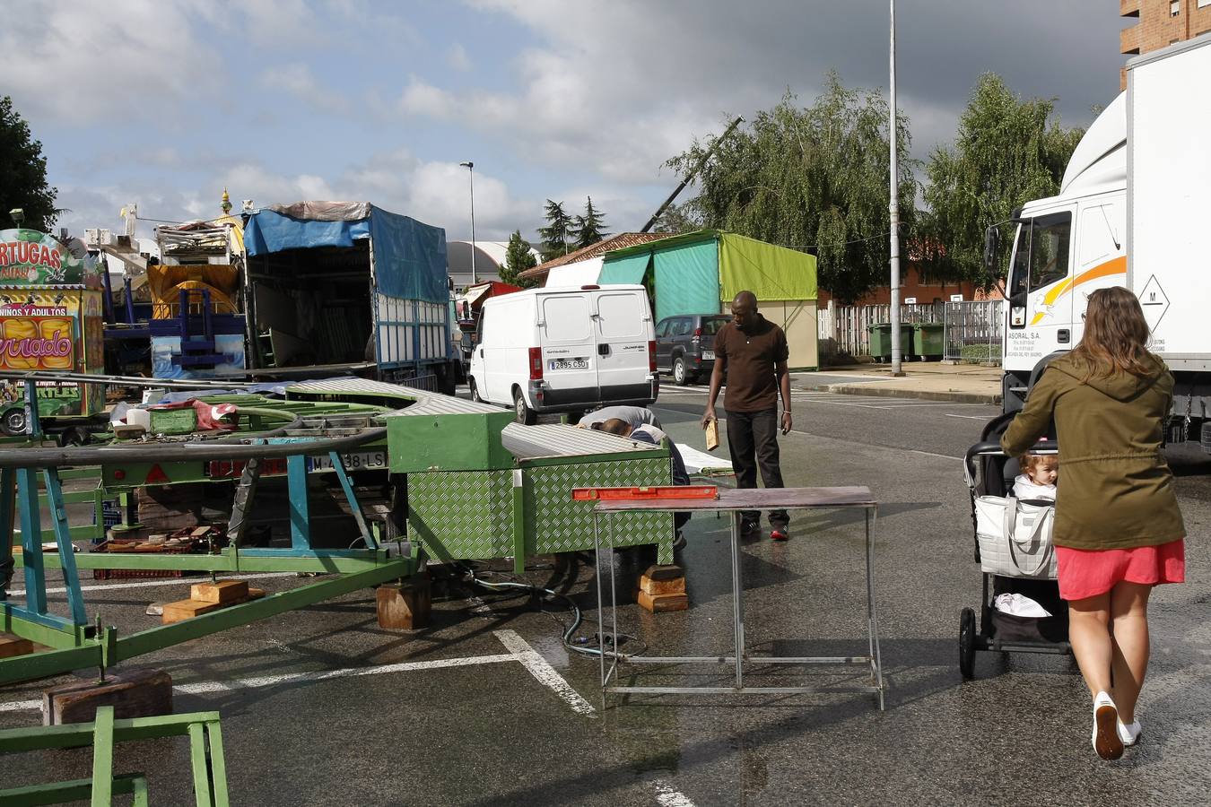 El recinto ferial del Zapatón coge poco a poco forma y color