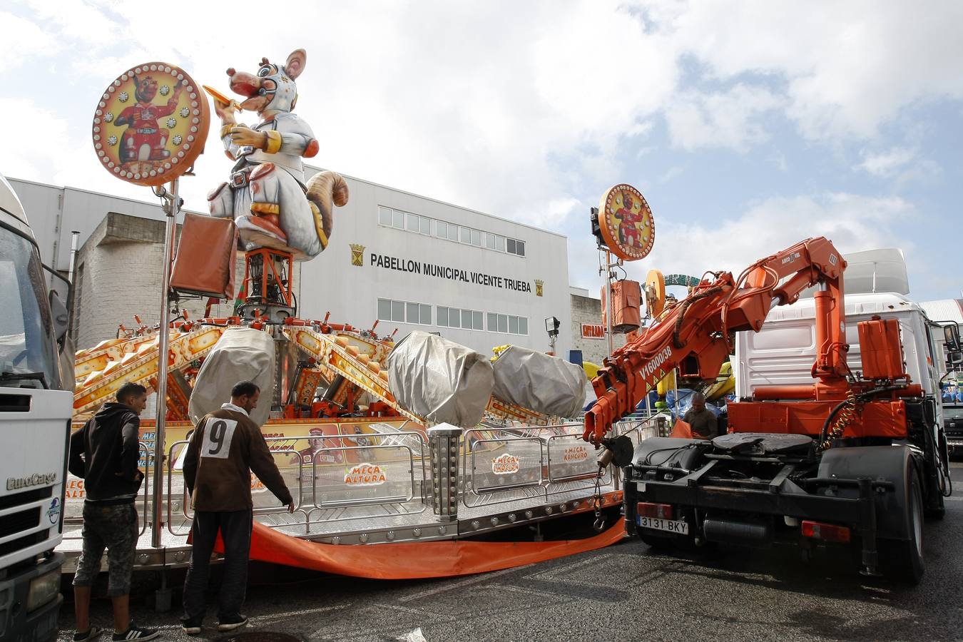 El recinto ferial del Zapatón coge poco a poco forma y color